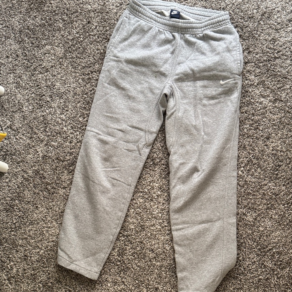Nike Men's Light Gray Joggers